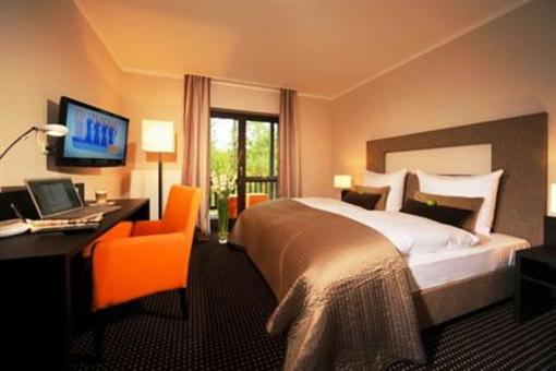 фото отеля Hotel Zur Post Wiehl