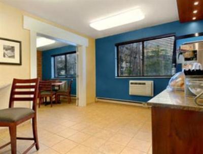 фото отеля Super 8 Milwaukee West