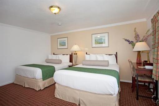 фото отеля Travelers Inn Williams (California)