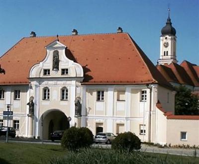 фото отеля Klostergasthof Roggenburg