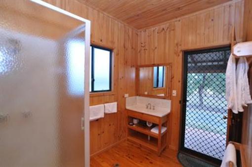 фото отеля Henderson Park Farm Retreat Bondoola