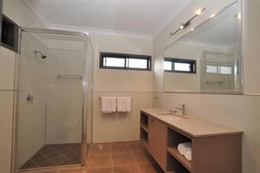фото отеля Henderson Park Farm Retreat Bondoola
