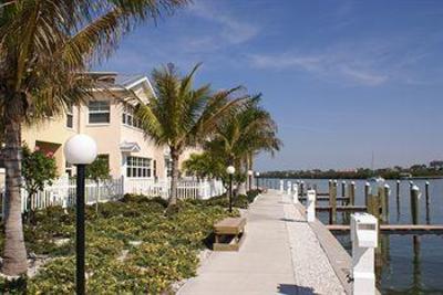 фото отеля Barefoot Beach Resort