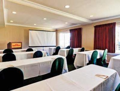 фото отеля Hawthorn Inn & Suites El Paso