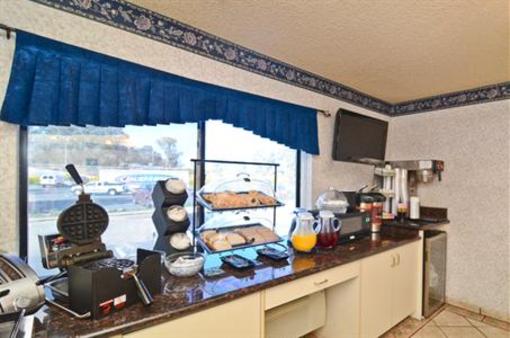 фото отеля Americas Best Value Inn Stockton East Hwy 99