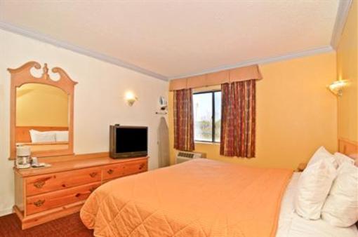 фото отеля Americas Best Value Inn Stockton East Hwy 99