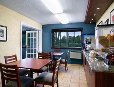 фото отеля Travelodge Davenport