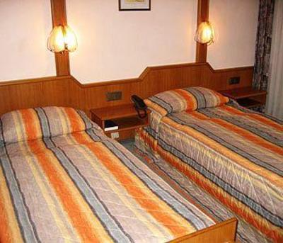фото отеля Isaak Miles Hotel