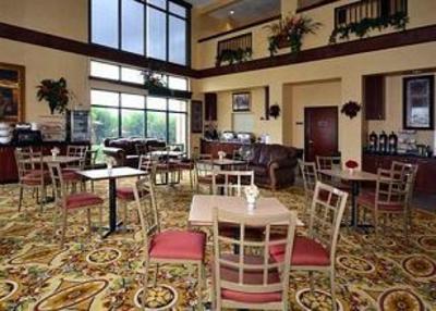 фото отеля Comfort Suites Webster