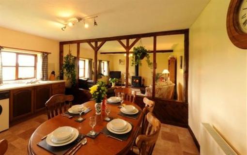 фото отеля Drewstone Farm holiday Cottage South Molton