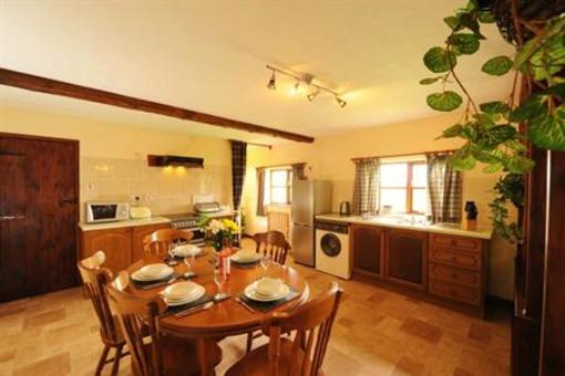 фото отеля Drewstone Farm holiday Cottage South Molton