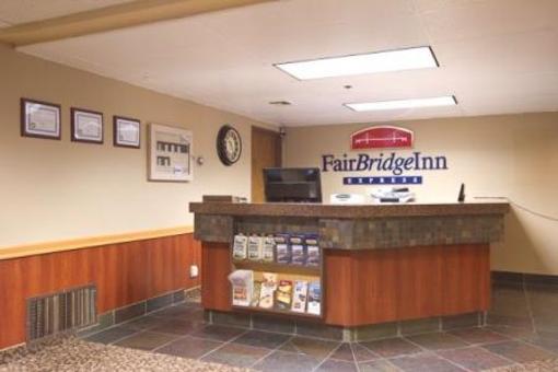 фото отеля Fairbridge Inn Express