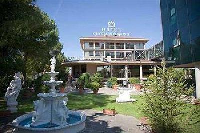 фото отеля Hotel Gentile Da Fabriano