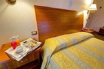 фото отеля Hotel Gentile Da Fabriano