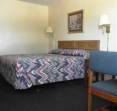 фото отеля Glen Rose Inn & Suites