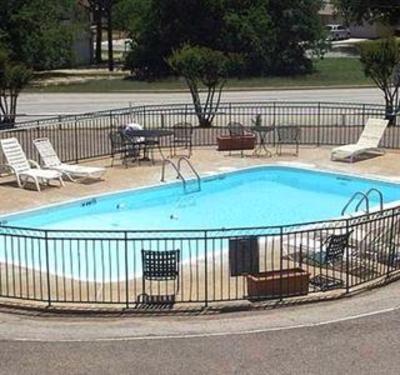 фото отеля Glen Rose Inn & Suites