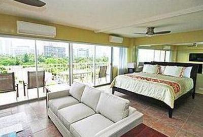фото отеля Waikiki Shore
