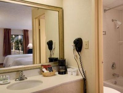 фото отеля Baymont Inn & Suites Hays