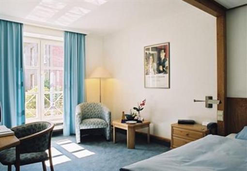 фото отеля Hotel WestLB Akademie Schloss Krickenbeck