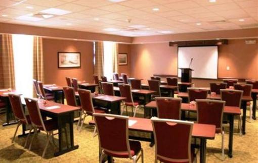 фото отеля Hampton Inn & Suites Poughkeepsie