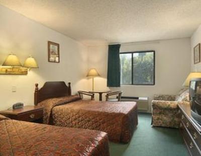 фото отеля Super 8 Binghamton Front Street