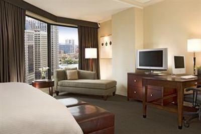 фото отеля The Westin Chicago River North