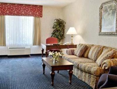 фото отеля Wingate by Wyndham - Tallahassee- FSU