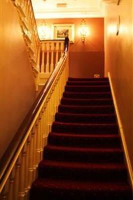 фото отеля Lynams Hotel Dublin
