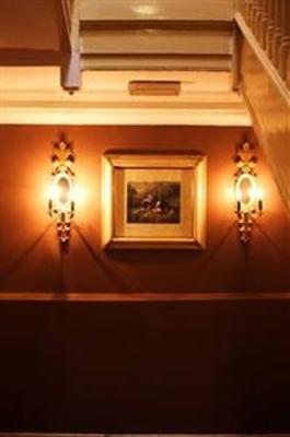 фото отеля Lynams Hotel Dublin