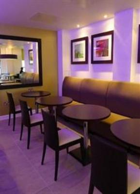 фото отеля Holiday Inn Express Harlow