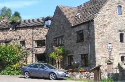фото отеля Parva Farmhouse Riverside Guesthouse Chepstow