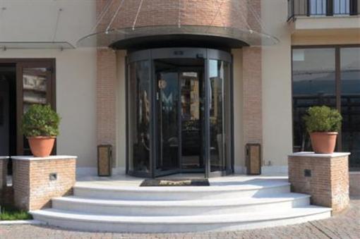 фото отеля Myres Hotel Residence