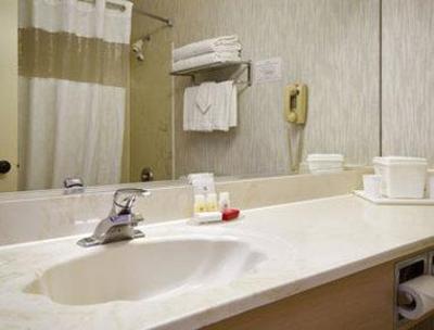 фото отеля Ramada Suites Bakersfield