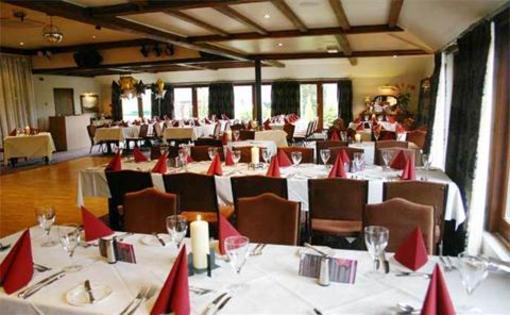 фото отеля The Three Horseshoes Inn & Country Hotel