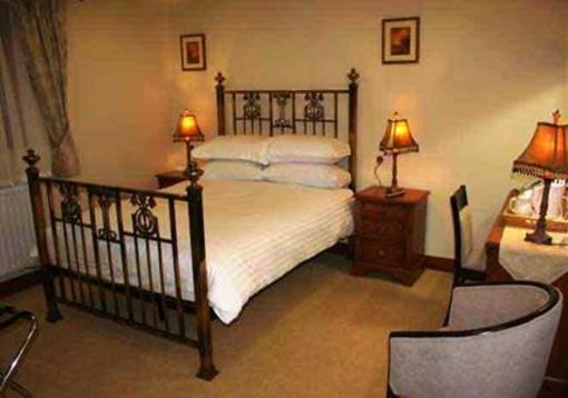 фото отеля The Three Horseshoes Inn & Country Hotel