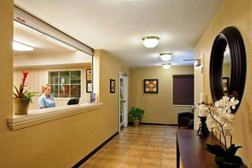 фото отеля Candlewood Suites Chicago Waukegan