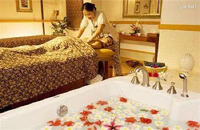 фото отеля Holiday Spa & Resort Hotel Tamuning