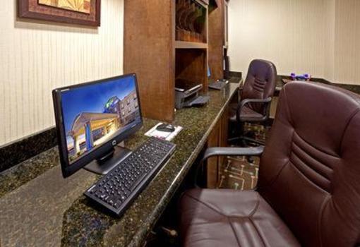 фото отеля Holiday Inn Express Hotel & Suites Cedar Hill