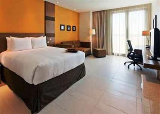 фото отеля Hampton Inn by Hilton Ciudad Del Carmen Campeche