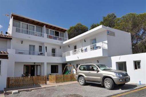 фото отеля Hostal Cala Boix