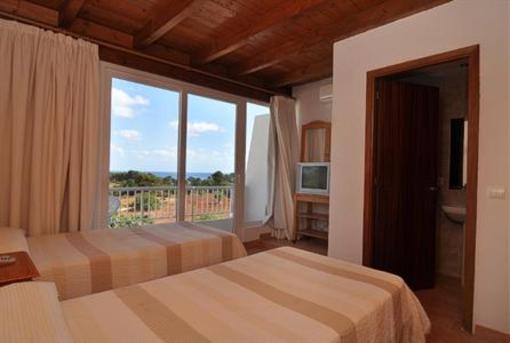 фото отеля Hostal Cala Boix