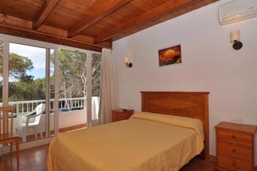 фото отеля Hostal Cala Boix