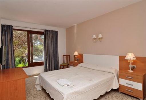 фото отеля Hostal Cala Boix