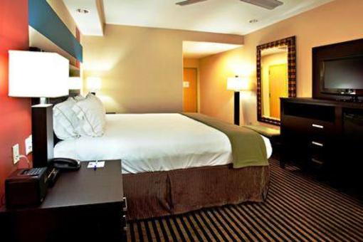 фото отеля Holiday Inn Express Hotel & Suites La Place