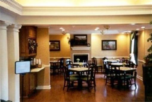 фото отеля Baymont Inn and Suites Lakeland