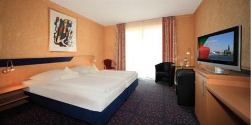 фото отеля Hotel Hanseport Hamburg