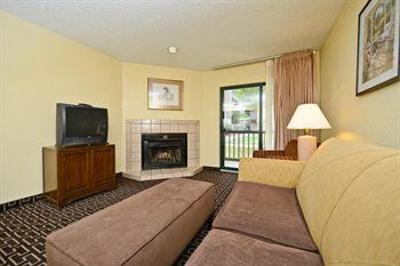фото отеля Americas Best Value Inn & Suites Tulsa
