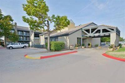 фото отеля Americas Best Value Inn & Suites Tulsa