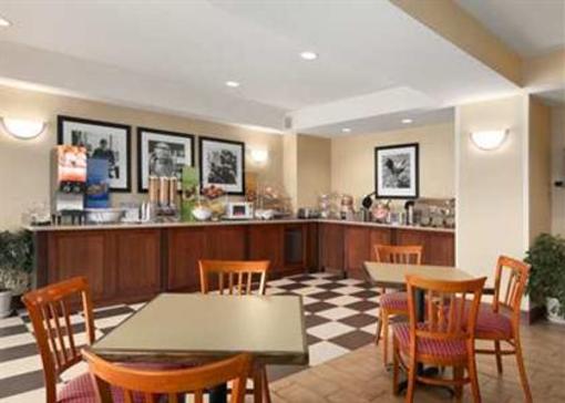 фото отеля Hampton Inn Gillette