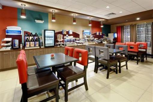 фото отеля Holiday Inn Express Hotel & Suites York Southeast